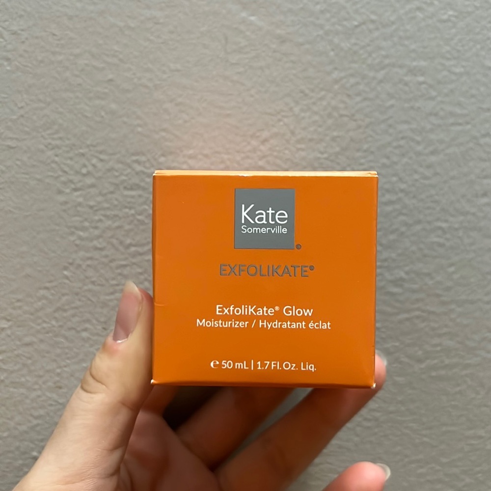 Exfolikate Glow moisturizer